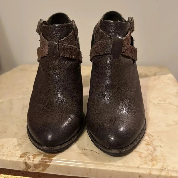 Frye Celeste heels size 7 - Picture 2 of 5